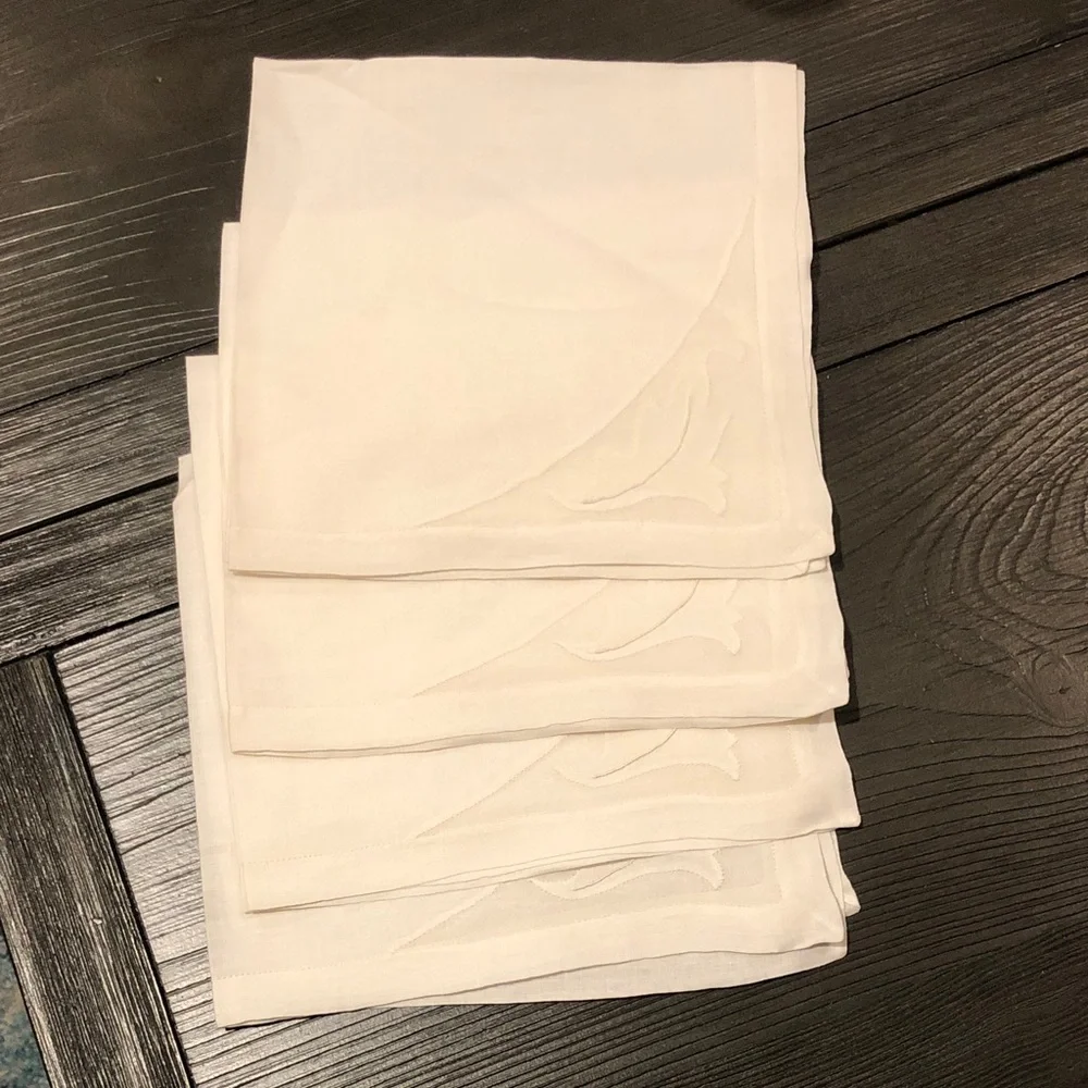 White Linen with Corner Embroidery (4)